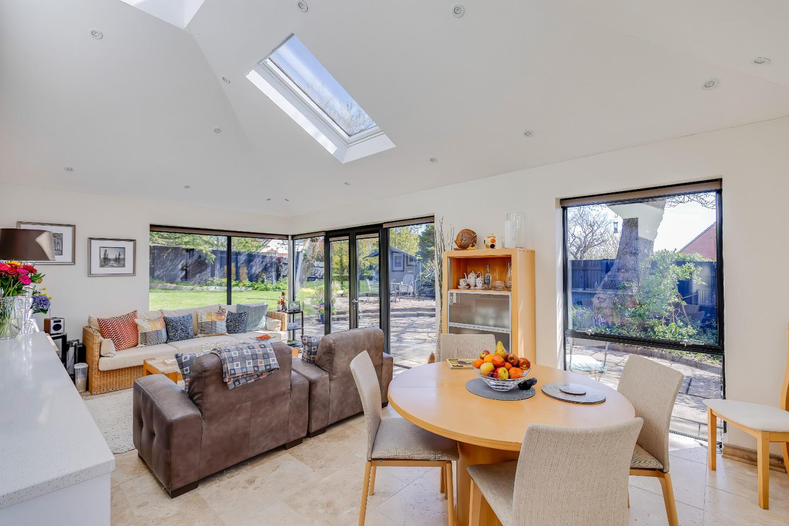 12 Blodyn Y Gog, Barry, CF63 1FB